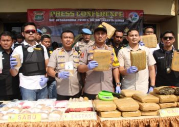 Jelang Malam Tahun Baru 2020, Polres Jakbar Ungkap Peredaran Narkoba Belasan Kilo
