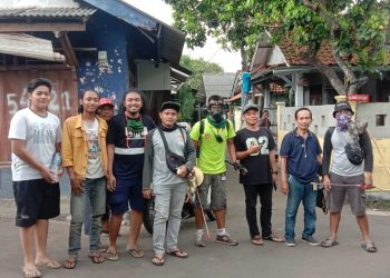 Paguyuban Shaunk Family  Bersama Karang Taruna Kelurahan Sawah Ciputat Tangsel Lakukan Penyemprotan Desinfektan Cegah Virus Covid 19