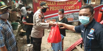 Sumbangsih POLRI terwujud, Polsek Batu Ceper berikan bantuan berupa sembako gratis untuk warga masyarakat yang sedang mengalami kekhawatiran akan musibah besar yaitu wabah virus corona convid-19